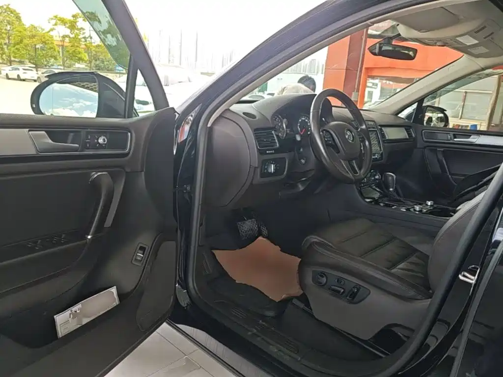 Volkswagen Touareg — миниатюра 16