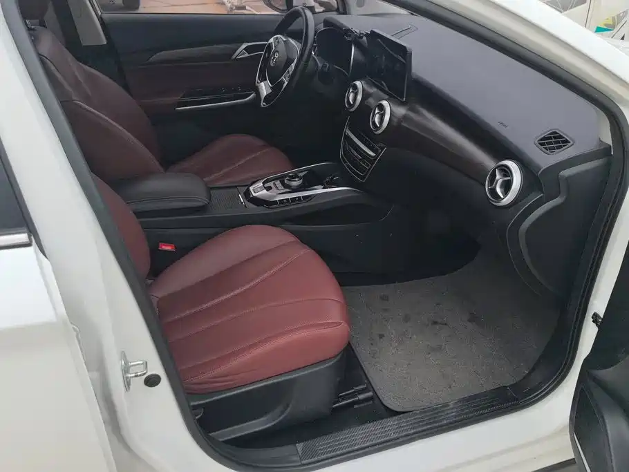 BAIC EU5 — миниатюра 8