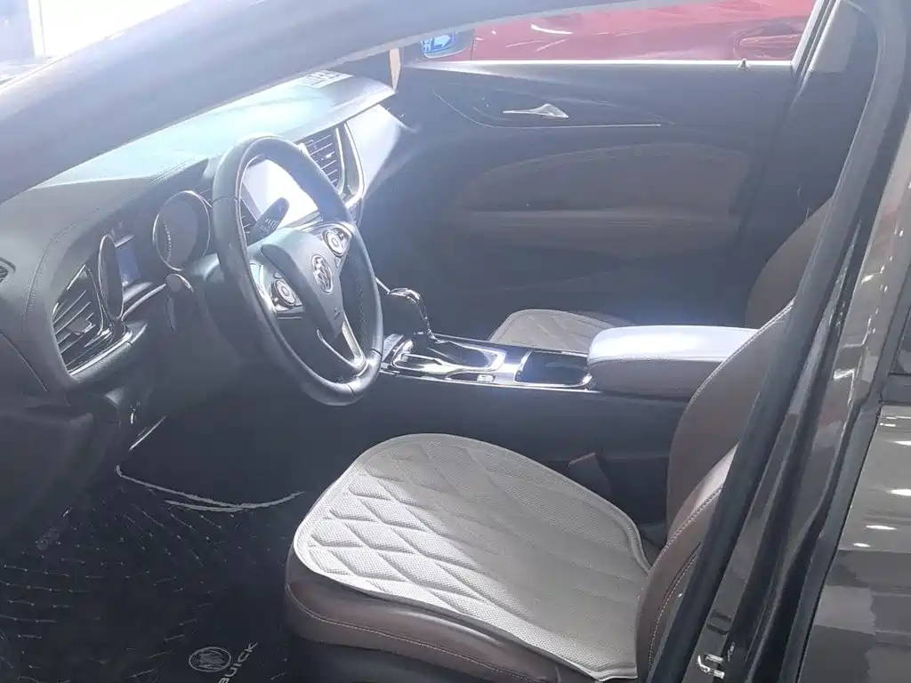 Buick Regal — миниатюра 8