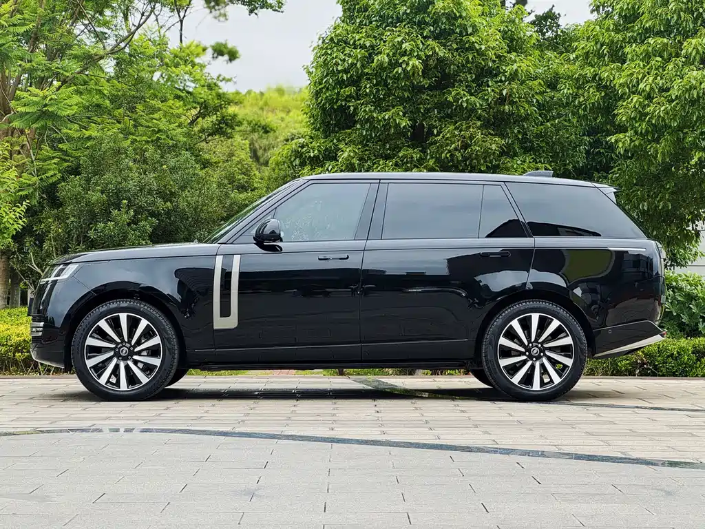 Land Rover Range Rover 2023 3.0 L6 400PS мест Long Wheelbase