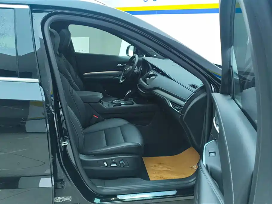 Cadillac XT4 2022 28T Luxury
