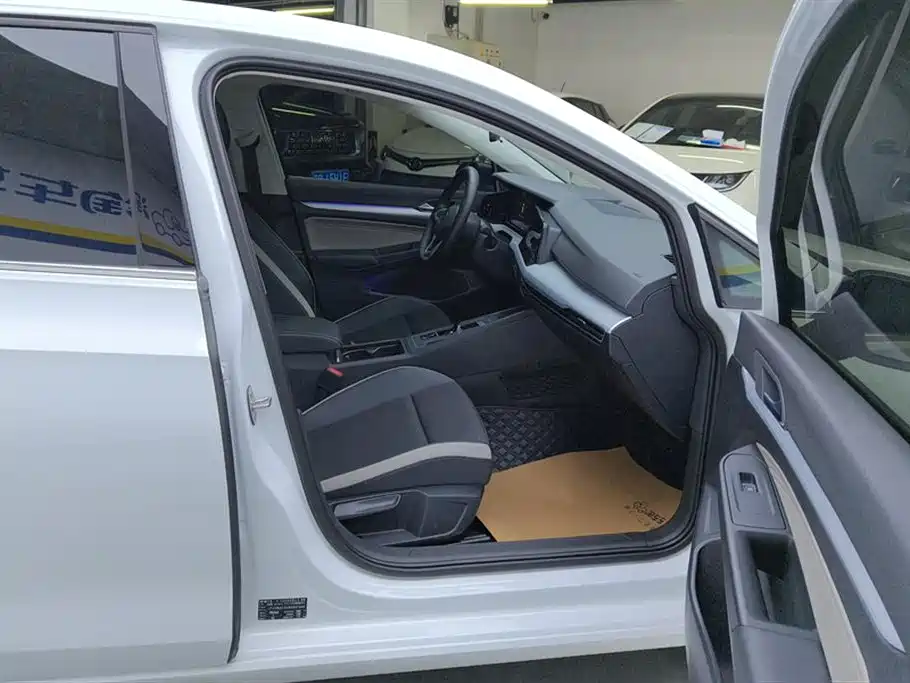 Volkswagen Golf 2024 280TSI DSG Pro