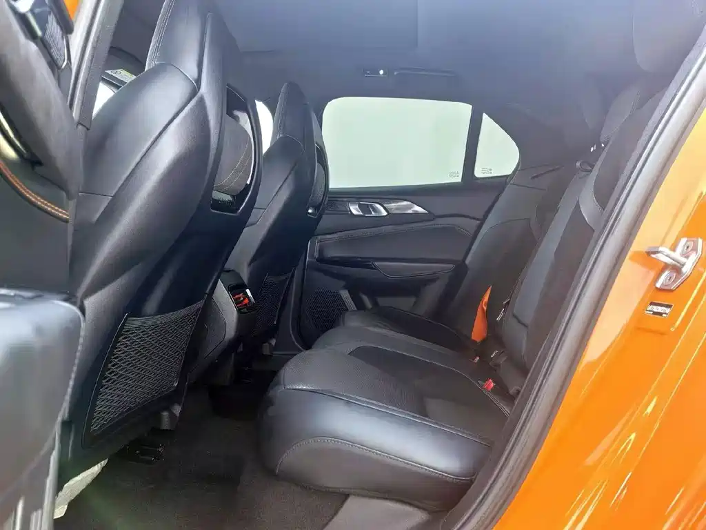 Lynk & Co 02 Hatchback — миниатюра 9