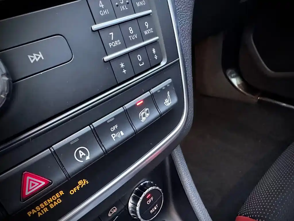 Mercedes-Benz CLA AMG — миниатюра 11