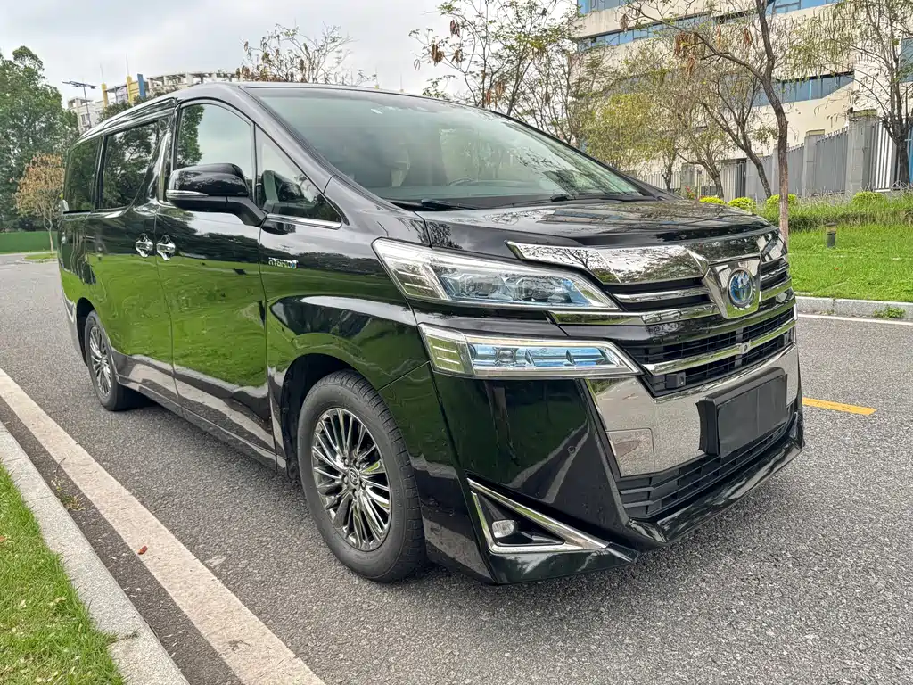 Toyota Vellfire — миниатюра 3