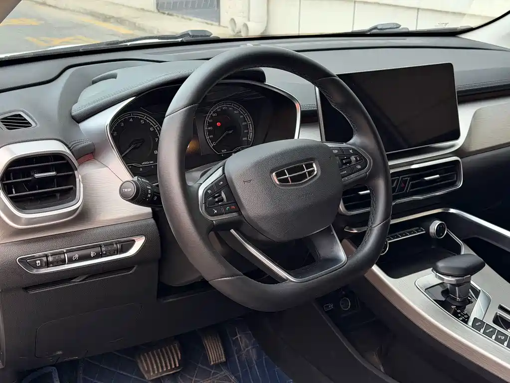 Geely Binyue — миниатюра 7