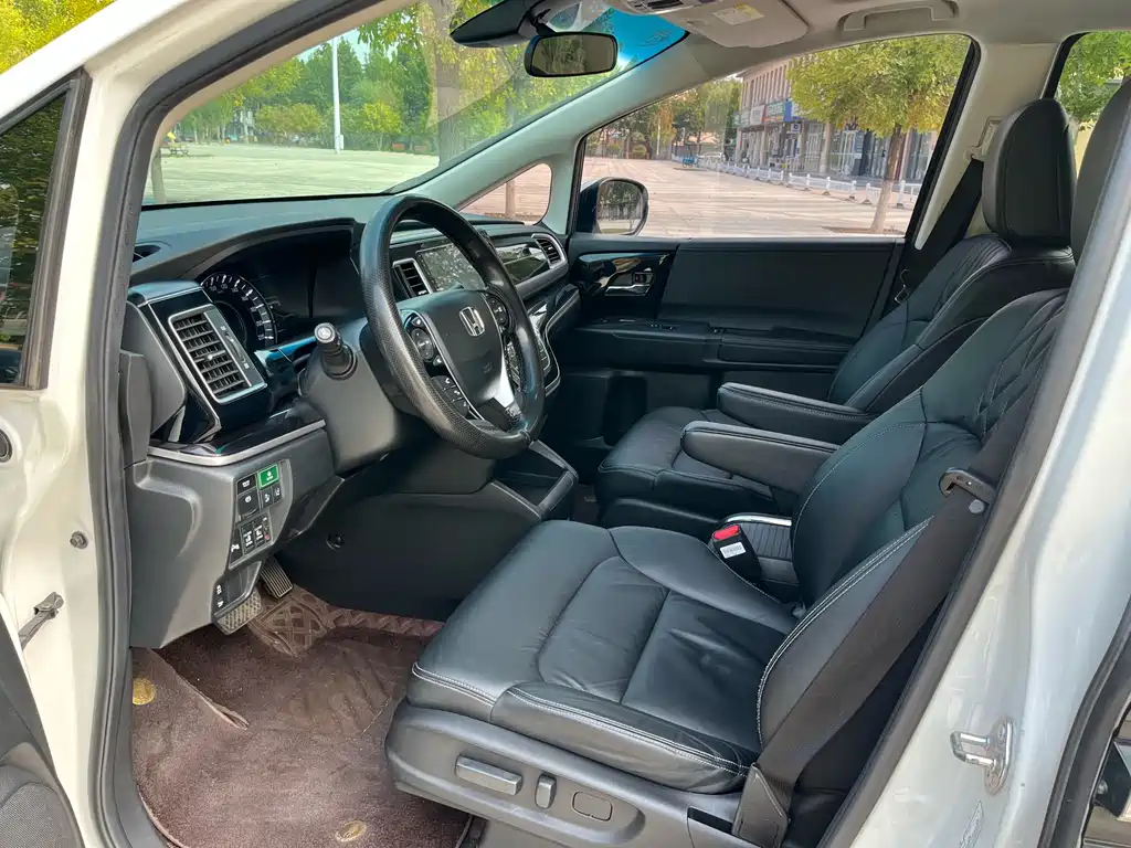 Honda Elysion — миниатюра 6