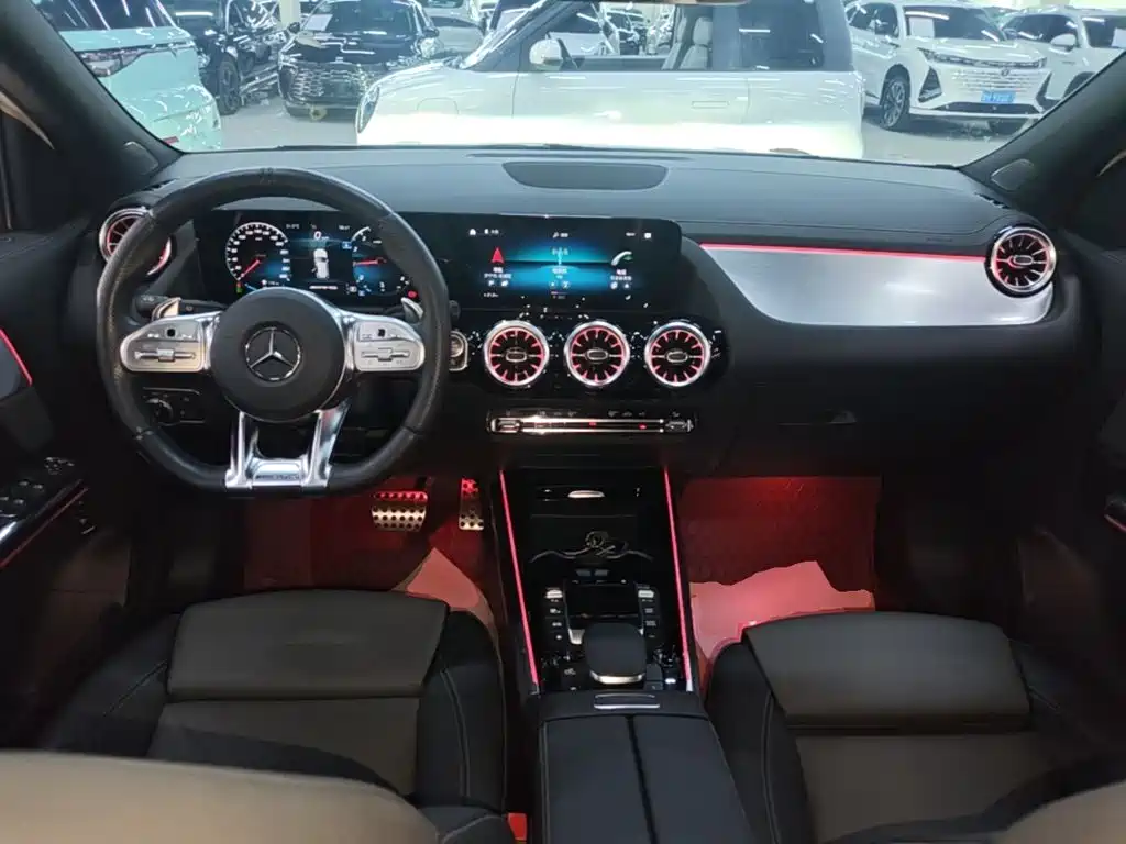 Mercedes-Benz GLA AMG — миниатюра 10
