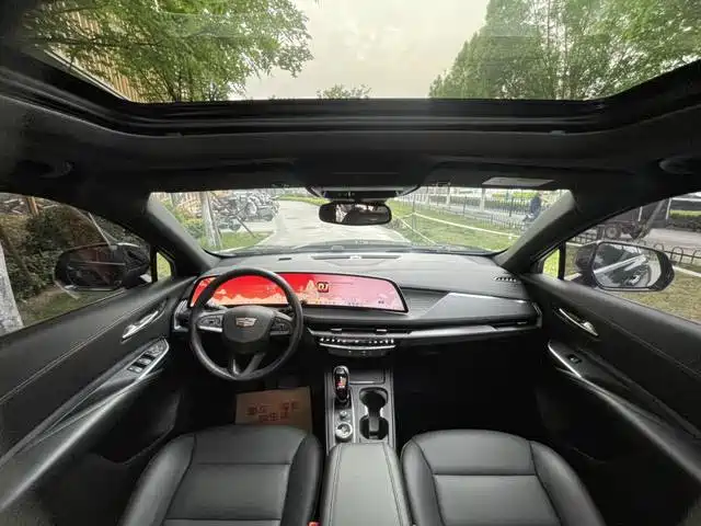 Cadillac XT4 — миниатюра 6