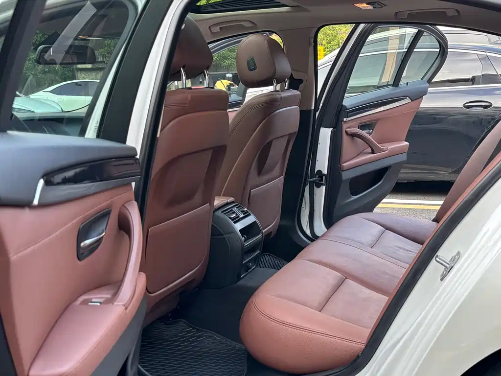 BMW 5 Series (Import) — миниатюра 10