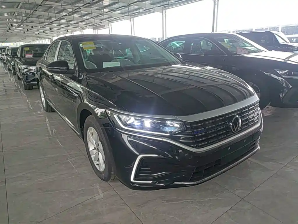 Volkswagen Passat 2025 430PHEV
