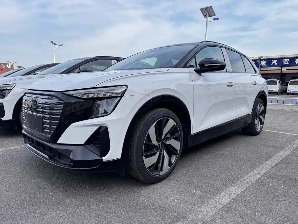 Audi Q5 e-tron - фото 2