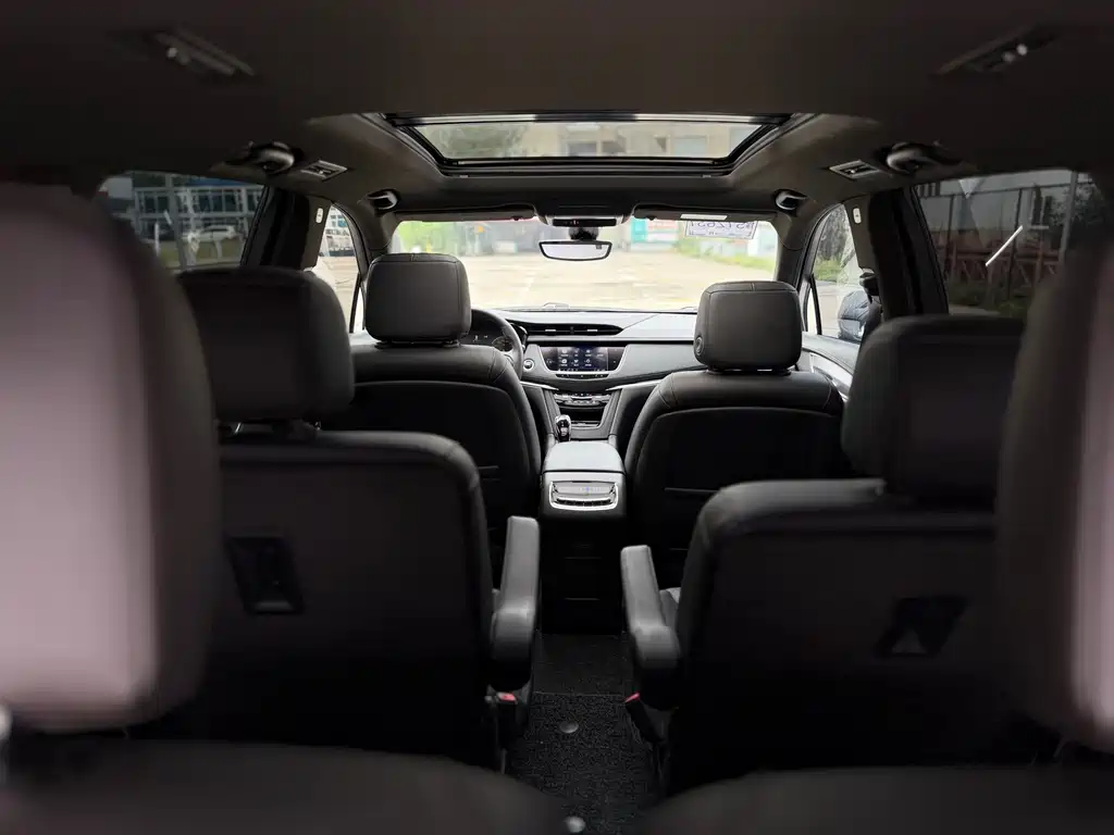 Cadillac XT6 — миниатюра 11