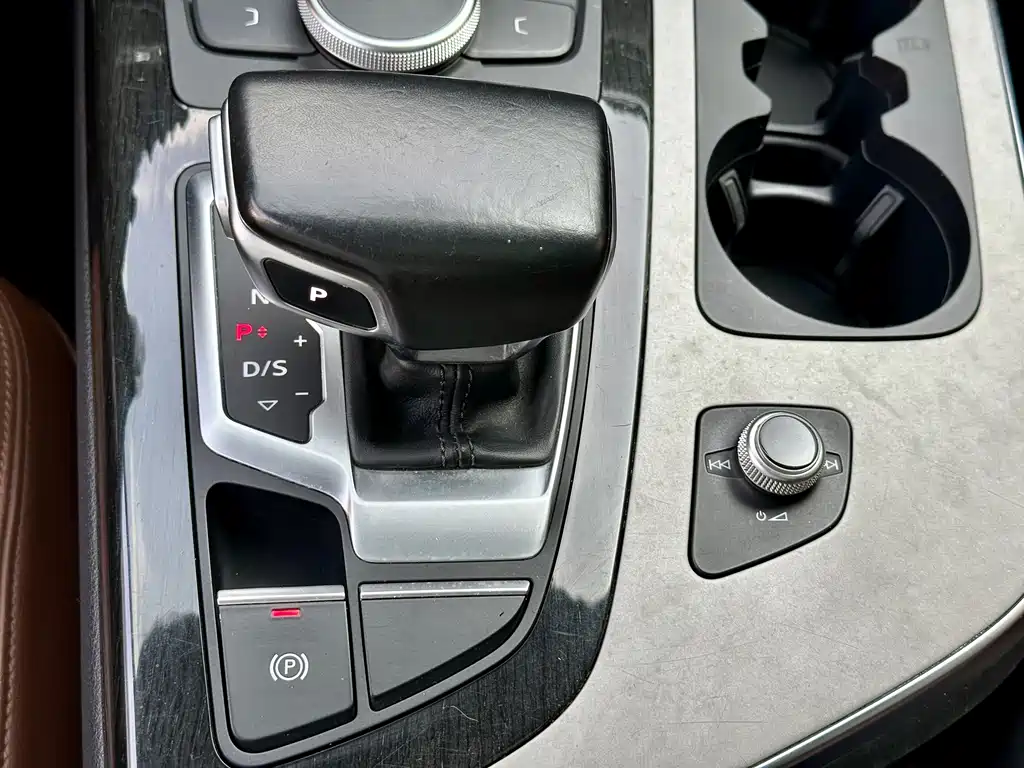 Audi Q7 — миниатюра 35