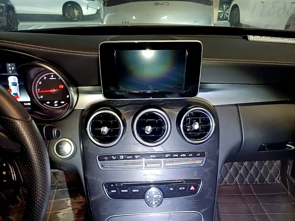 Mercedes-Benz C-Class — миниатюра 13