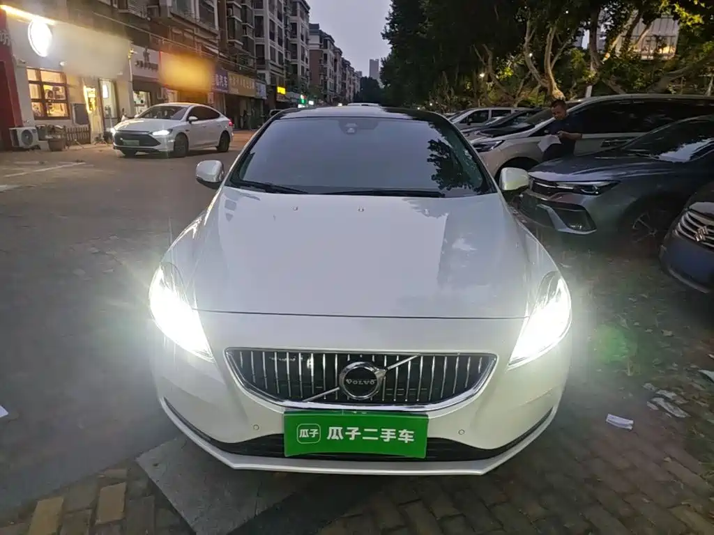Volvo V40 — миниатюра 3