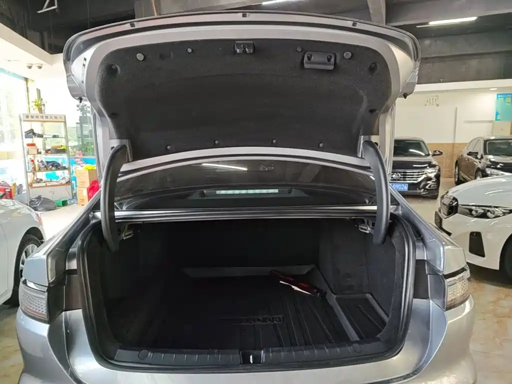 BYD Seal 05 DM-i — миниатюра 19