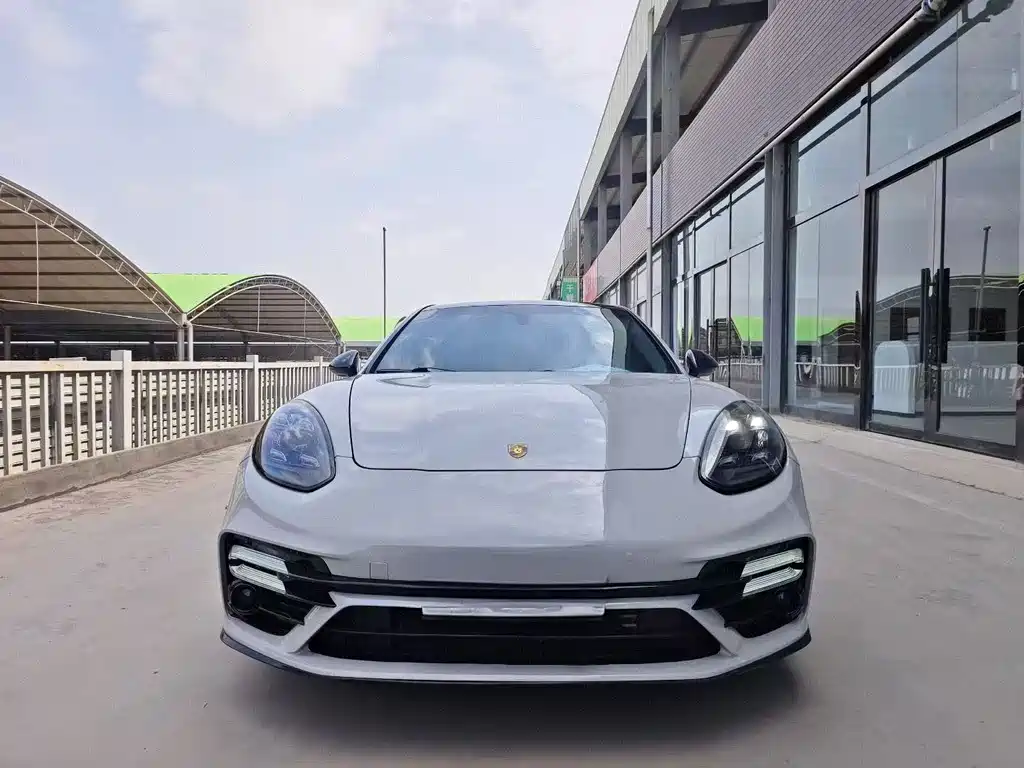 Porsche Panamera 2013 Panamera Platinum Edition 3.6L