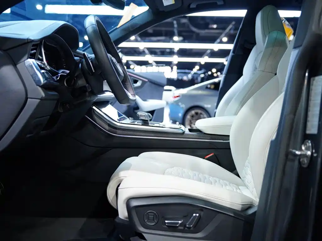 Audi RS Q8 — миниатюра 11