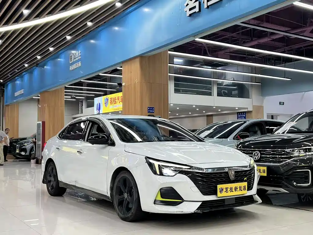 Roewe i6 MAX New Energy — миниатюра 3