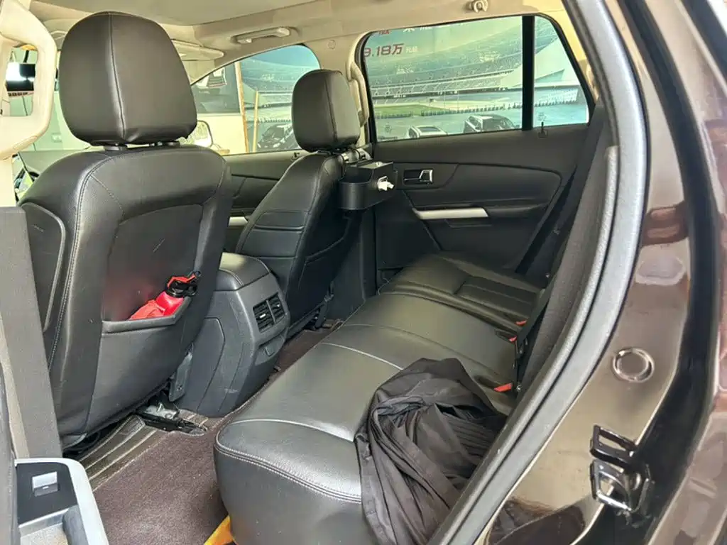 Ford Edge (Import) — миниатюра 19