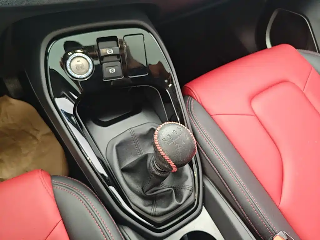 Haval H2s — миниатюра 14
