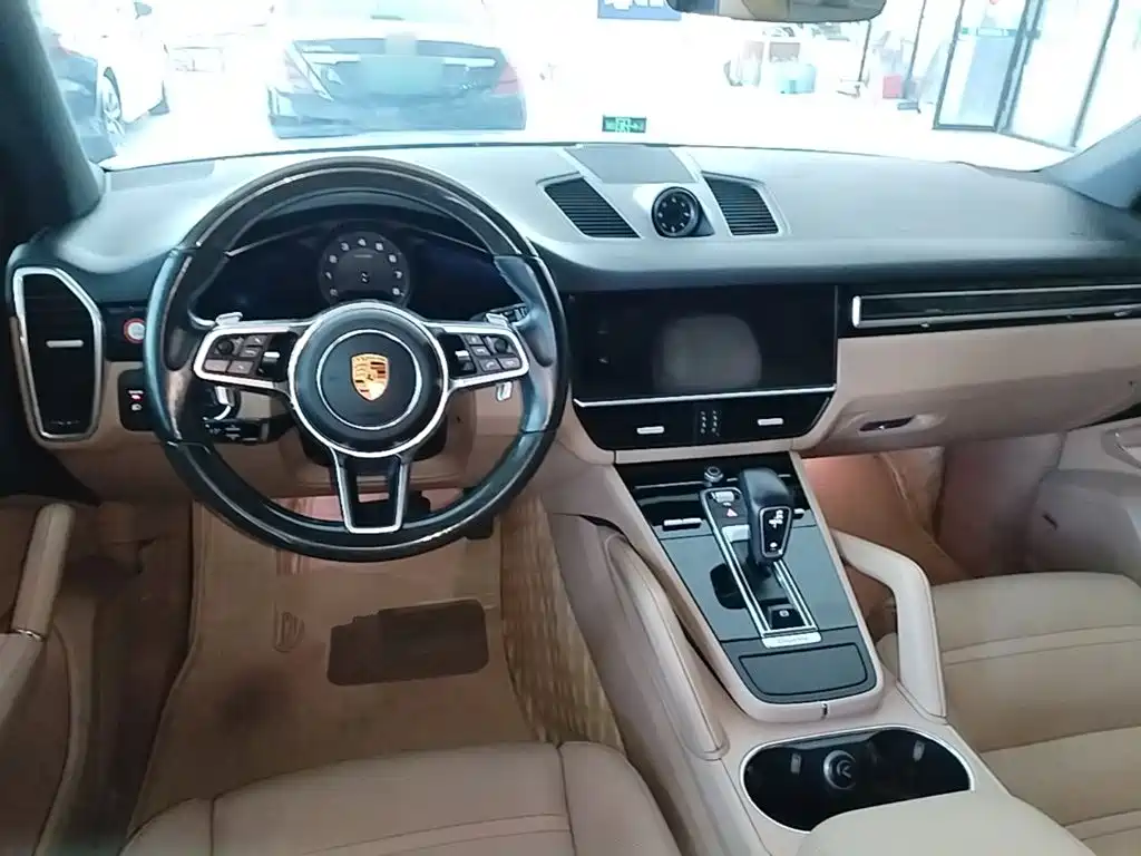 Porsche Cayenne — миниатюра 10