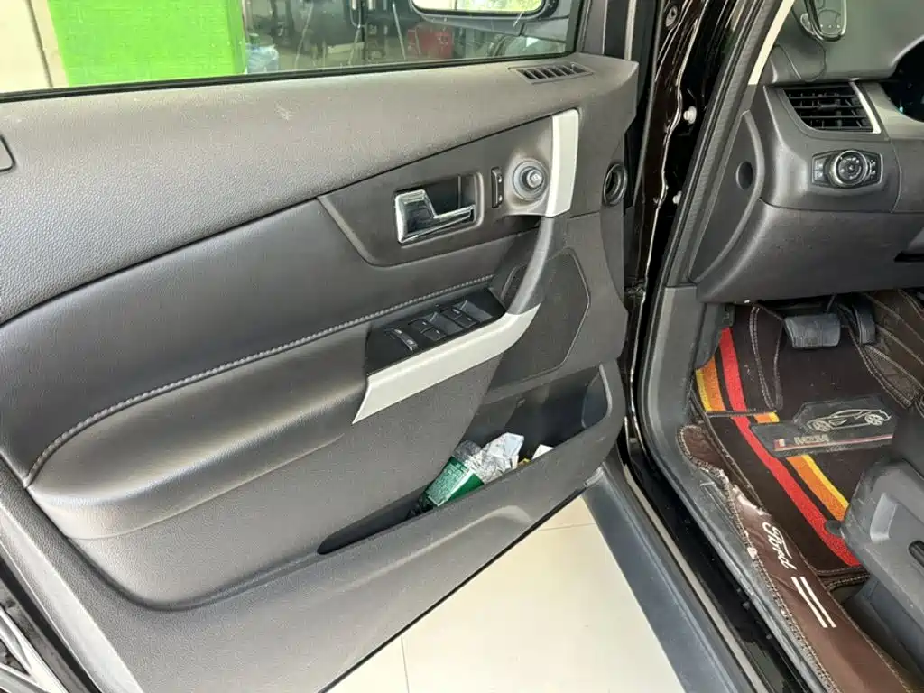 Ford Edge (Import) — миниатюра 20