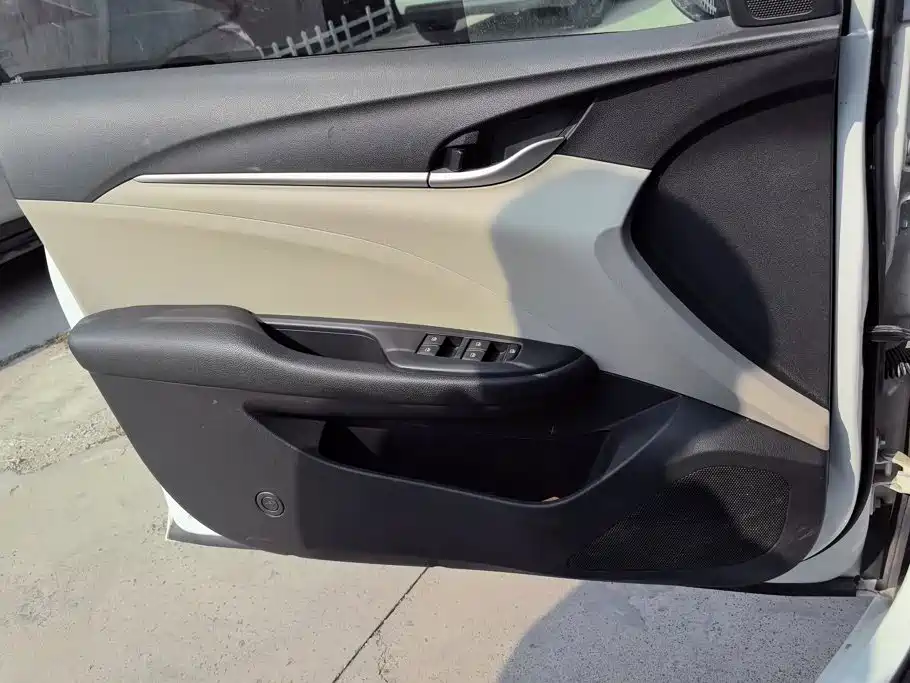 Buick Excelle — миниатюра 7