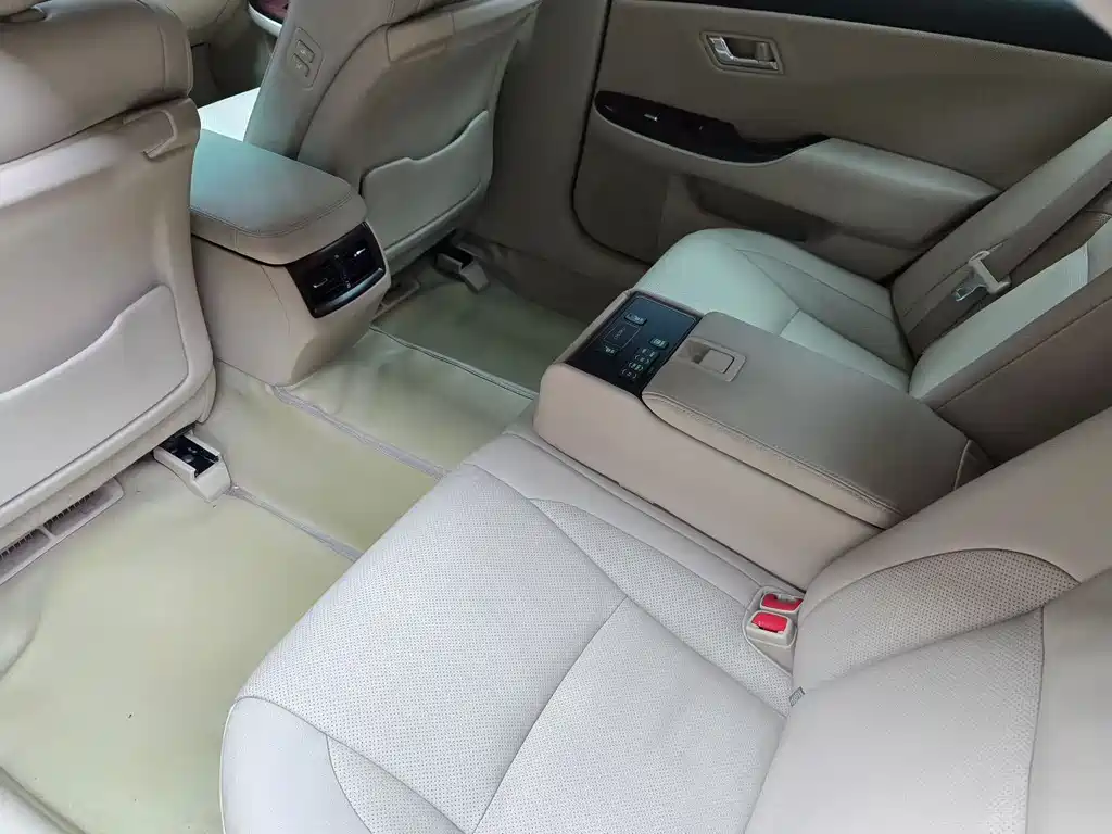 Toyota Crown 2010 3.0L Royal Saloon Premium