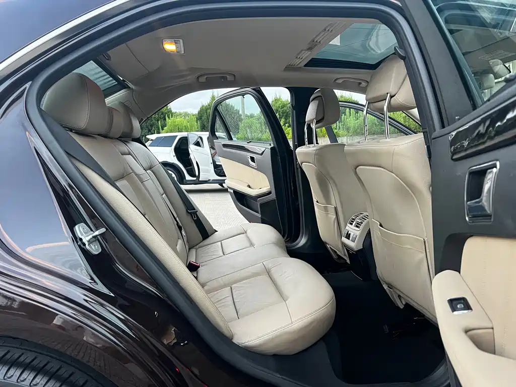 Mercedes-Benz E-Class (Import) — миниатюра 18