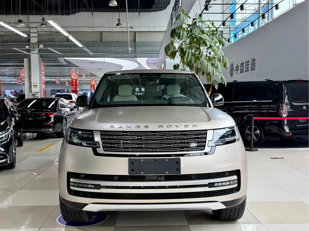 Land Rover Range Rover 2025 3.0 L6 400PS Long Wheelbase