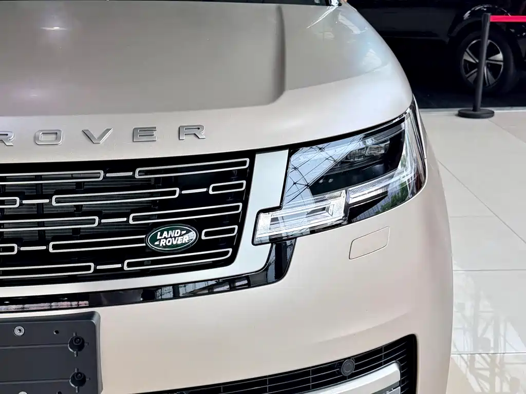 Land Rover Range Rover 2025 3.0 L6 400PS Long Wheelbase