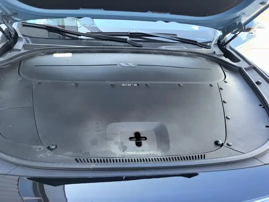 Li Auto Li ONE — миниатюра 10