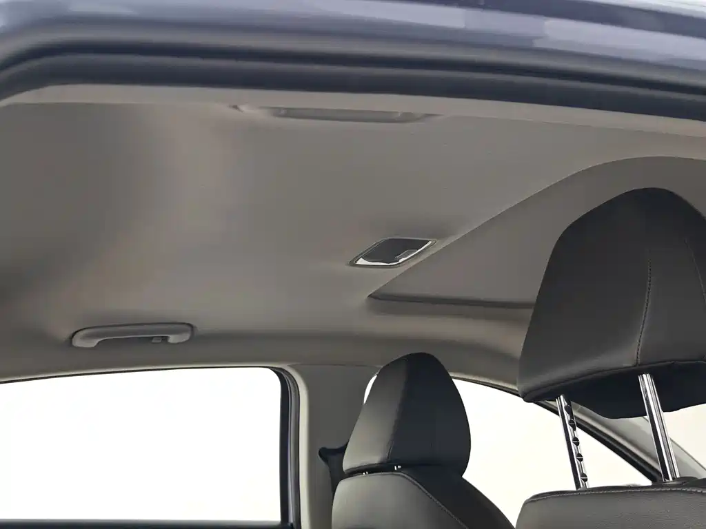 Hyundai Elantra — миниатюра 14
