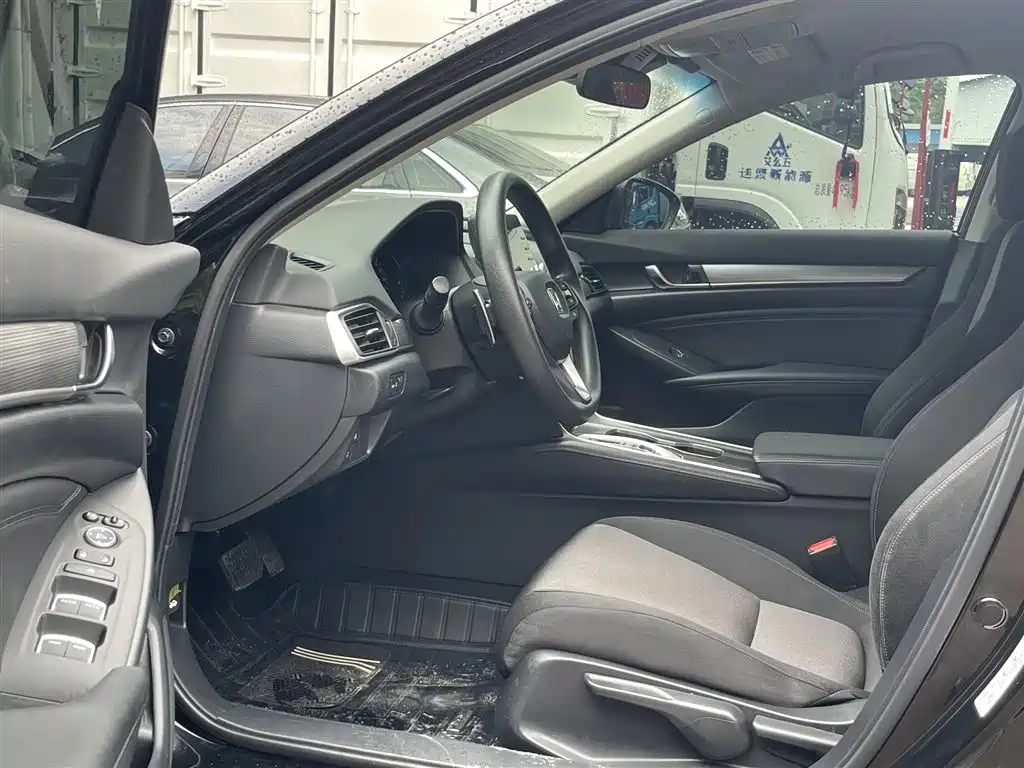 Honda Accord — миниатюра 6