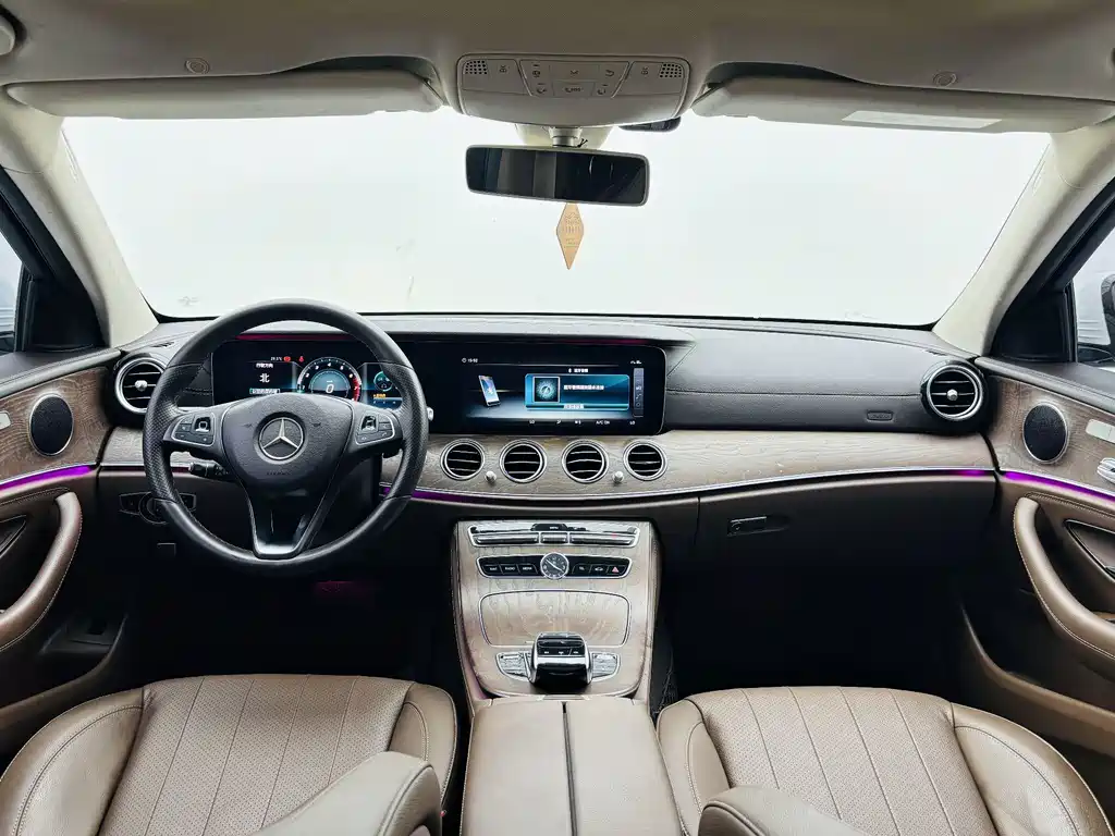 Mercedes-Benz E-Class — миниатюра 14