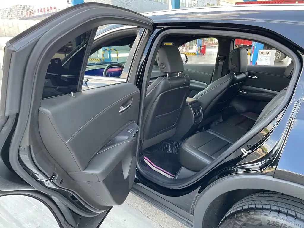 Cadillac XT4 — миниатюра 5