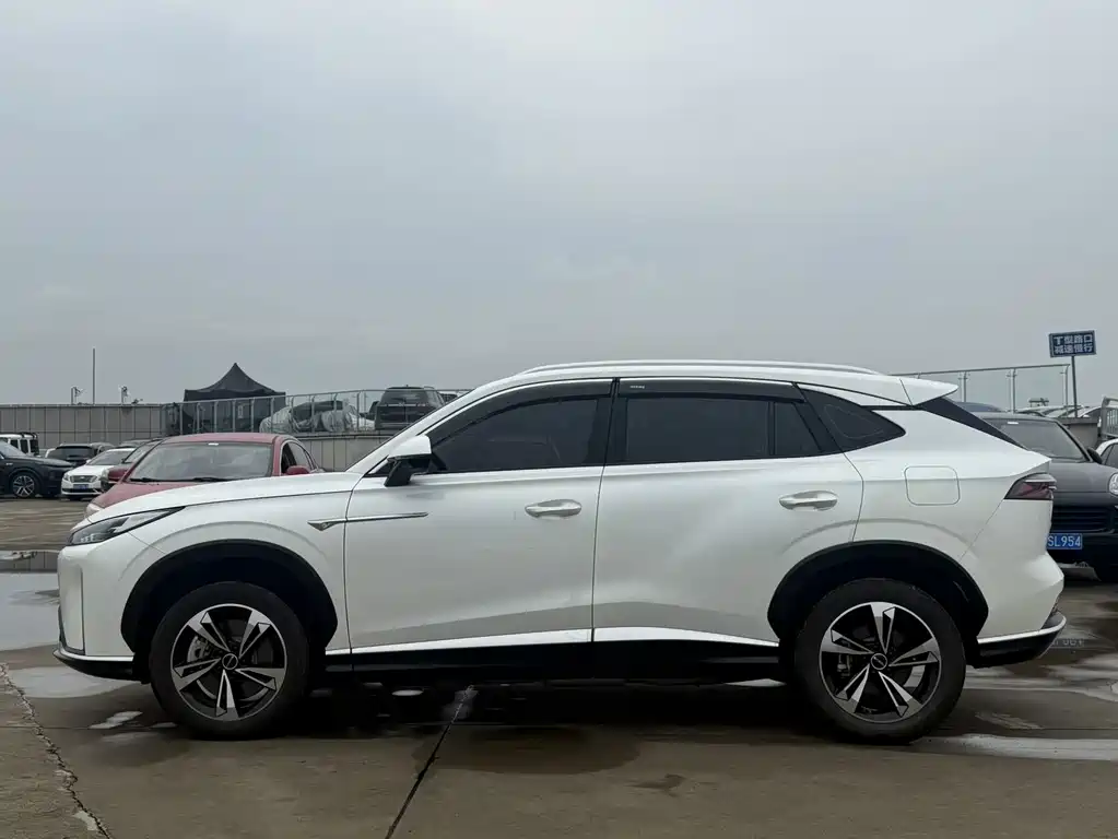 Roewe D5X DMH — миниатюра 4