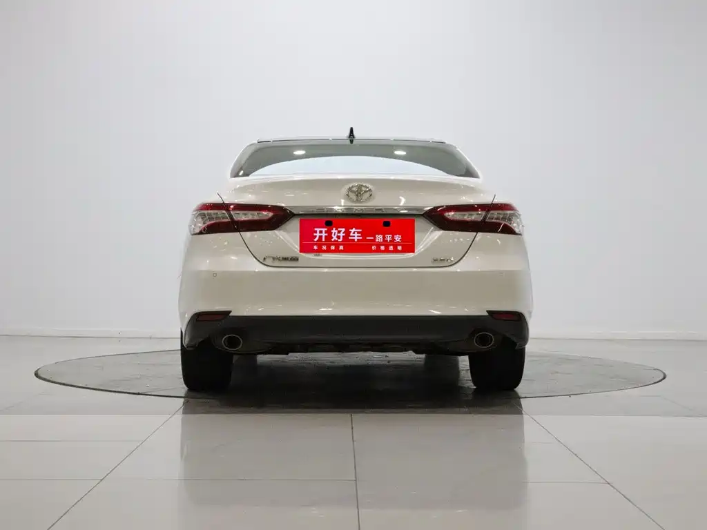 Toyota Camry — миниатюра 5