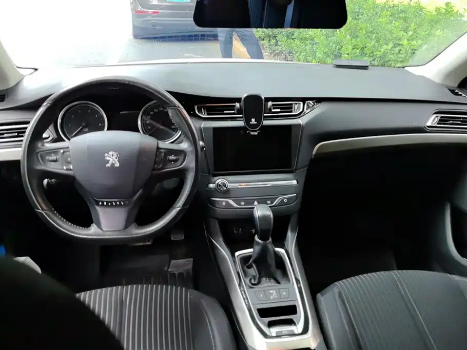 Peugeot 408 — миниатюра 12