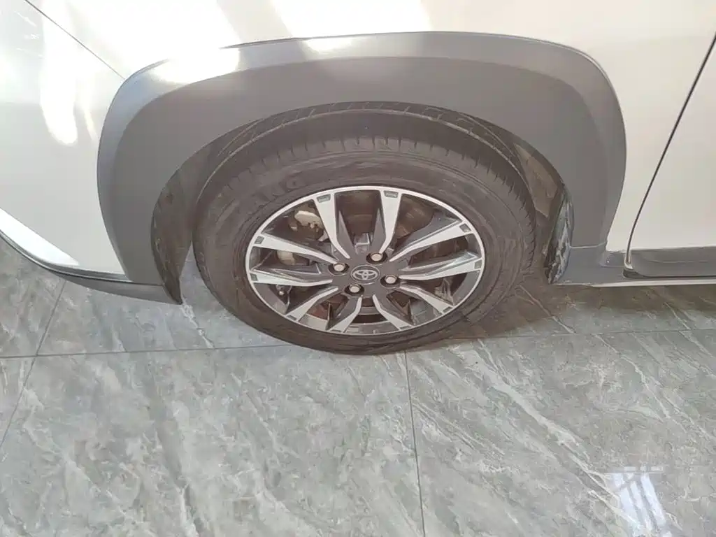 Toyota Yaris L — миниатюра 23
