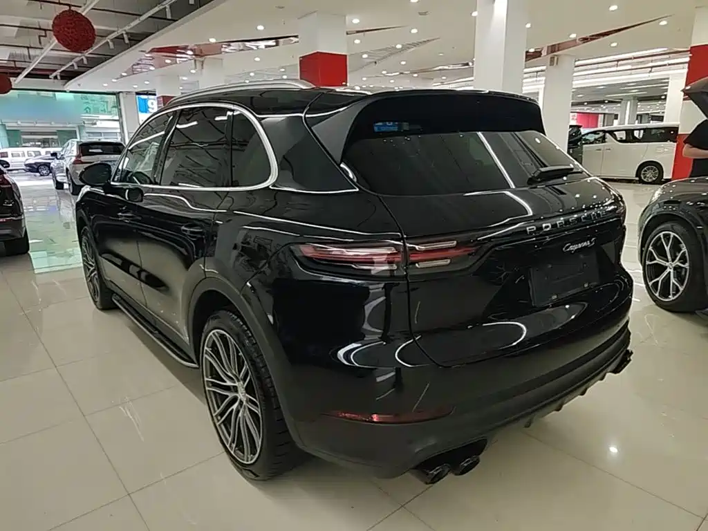 Porsche Cayenne — миниатюра 5