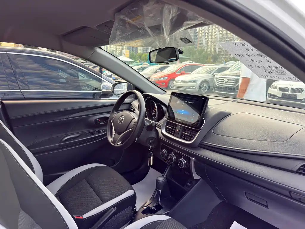 Toyota Yaris L — миниатюра 16