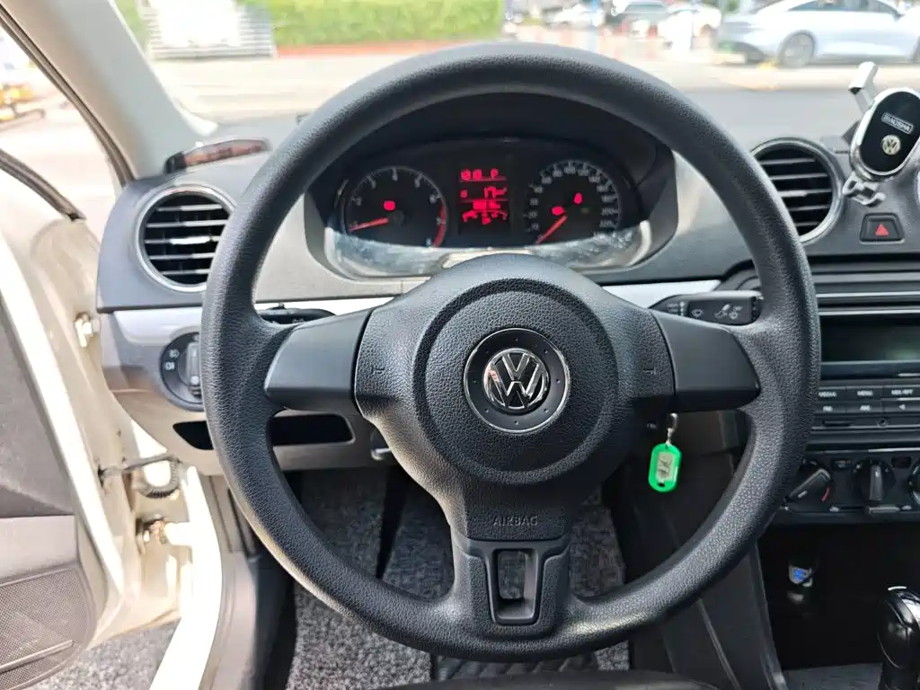 Volkswagen Jetta — миниатюра 13