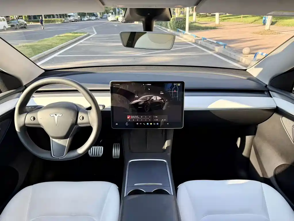 Tesla Model Y 2023 — фото 10