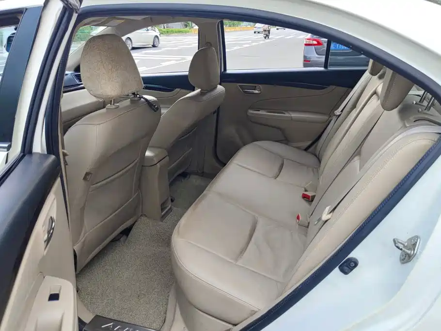 Suzuki Alivio — миниатюра 10