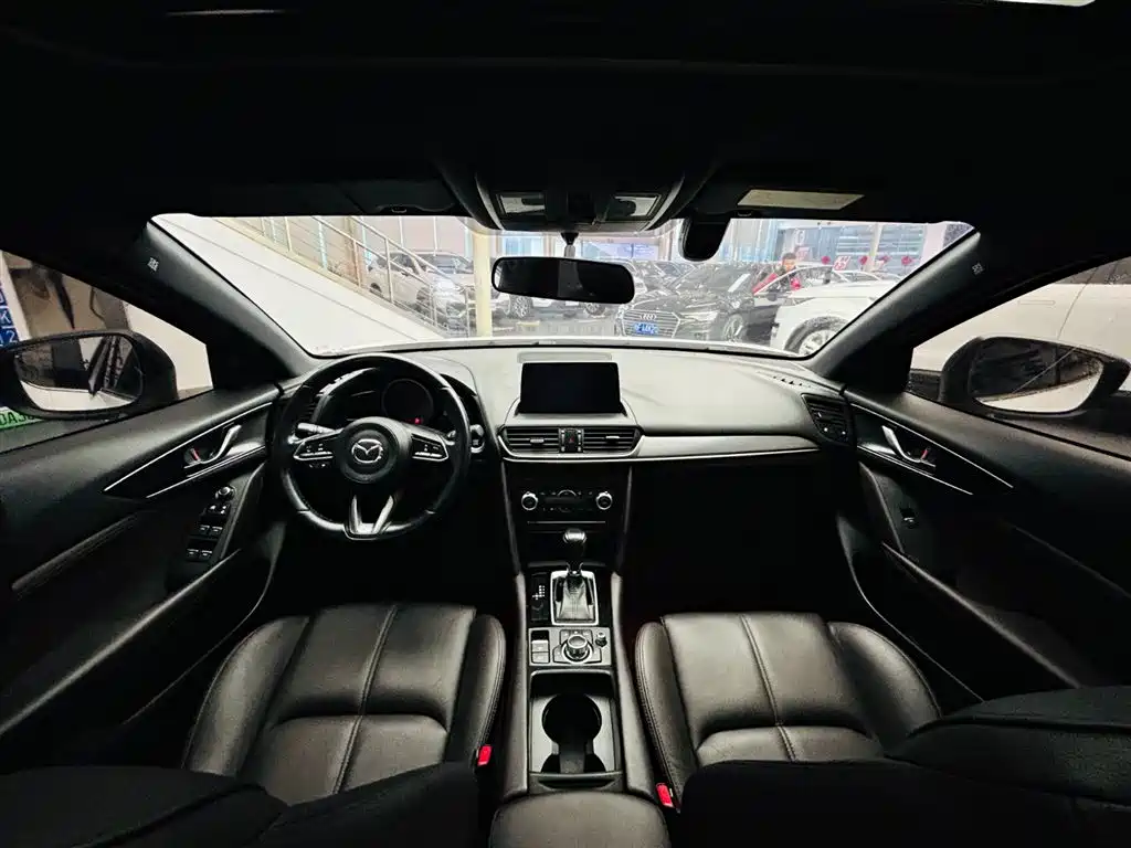 MAZDA CX 4