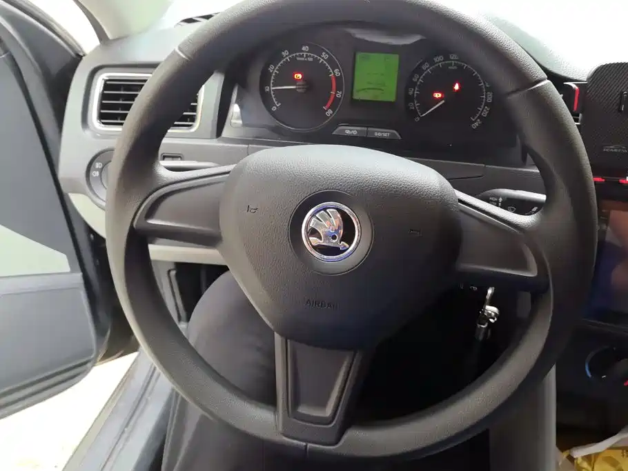 Skoda Rapid — миниатюра 15