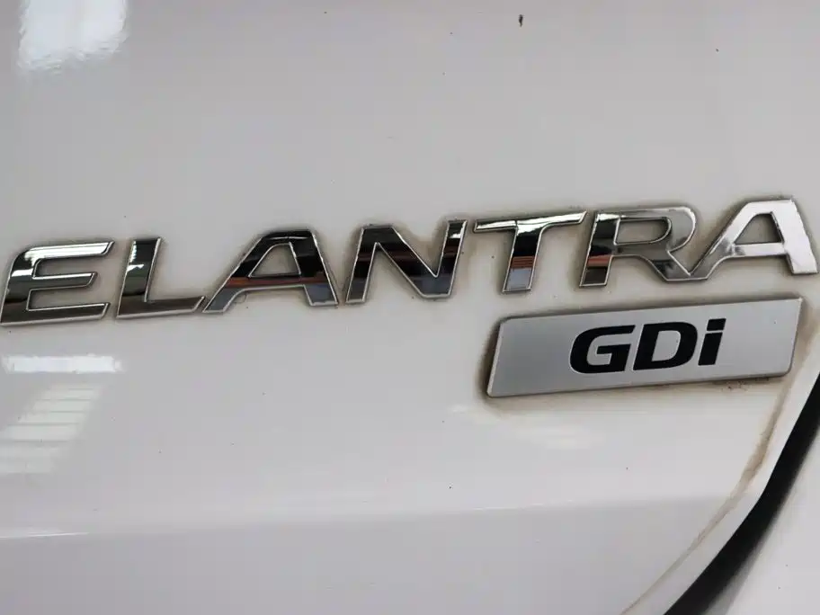 Hyundai Elantra — миниатюра 20